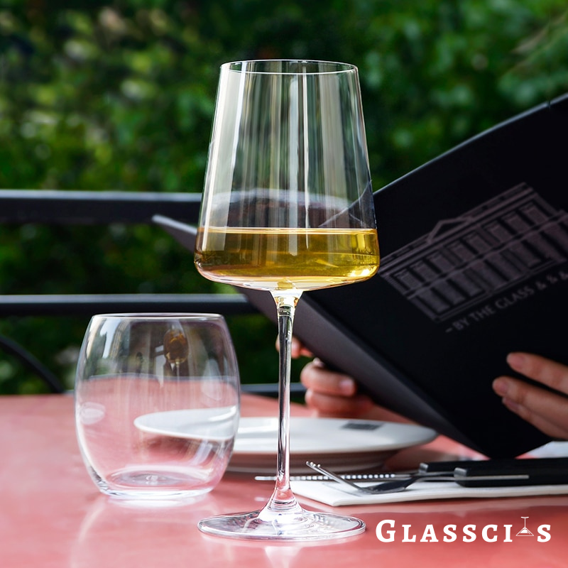 white wine glasses for swirling and tasting