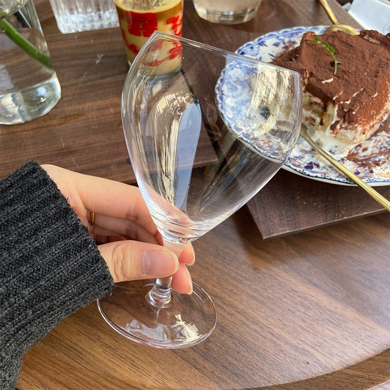 Aesthetic appeal in champagne glassware
