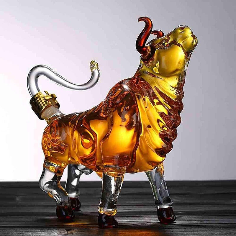 Pour with determination: Bull-inspired decanter design