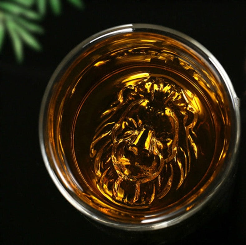 classic whisky glass with a lion inside made by glasscias