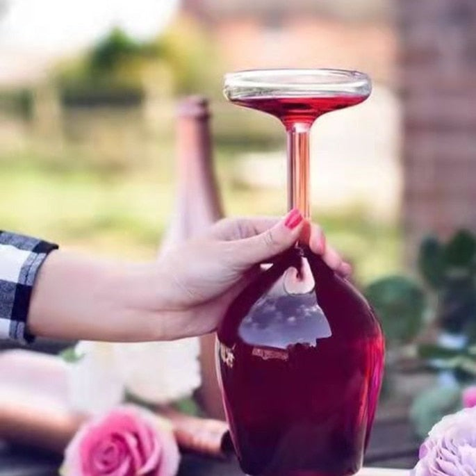 Drink from the stem with Glasscias' unique wine glass