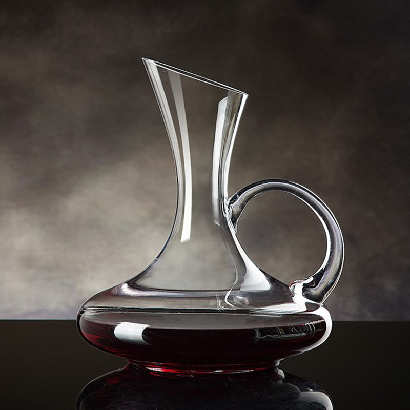 Pure elegance in a crystal wine decanter