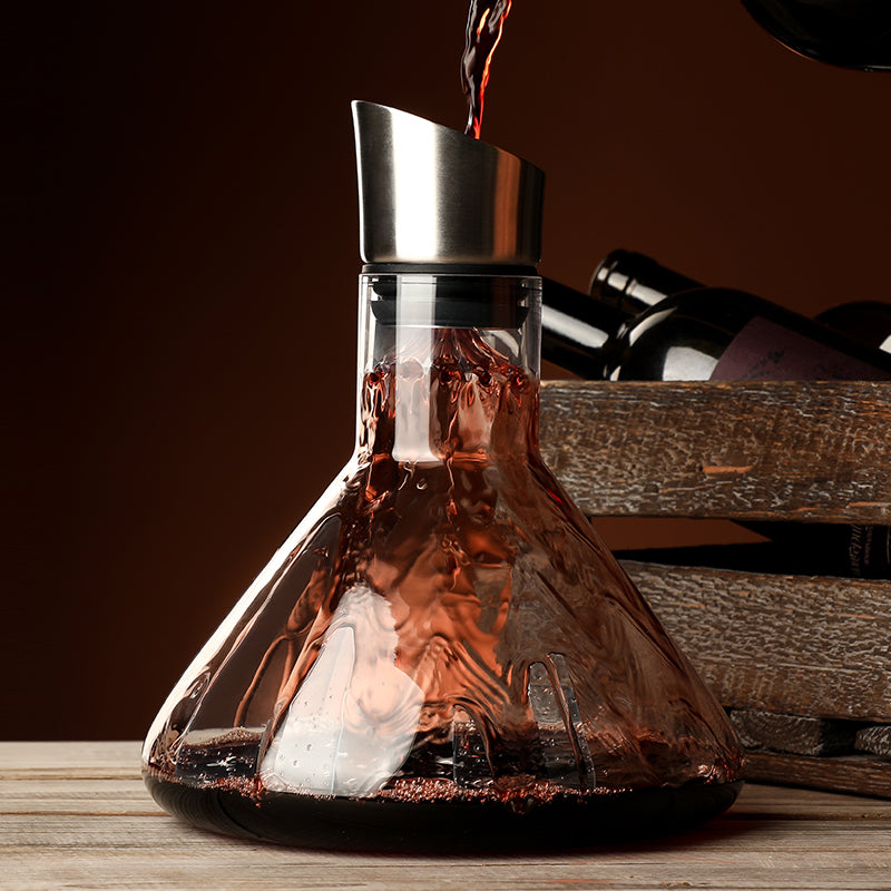 Modern decanter designs with dynamic pouring effects