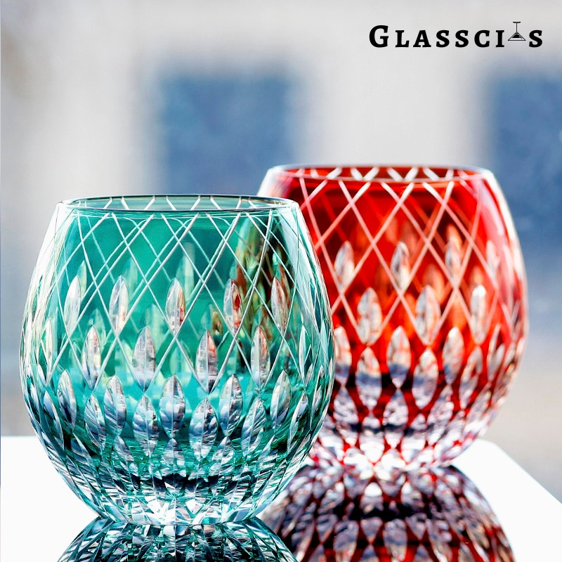 Stunning design resembling peacock feathers on Edo Kiriko Ren Glass