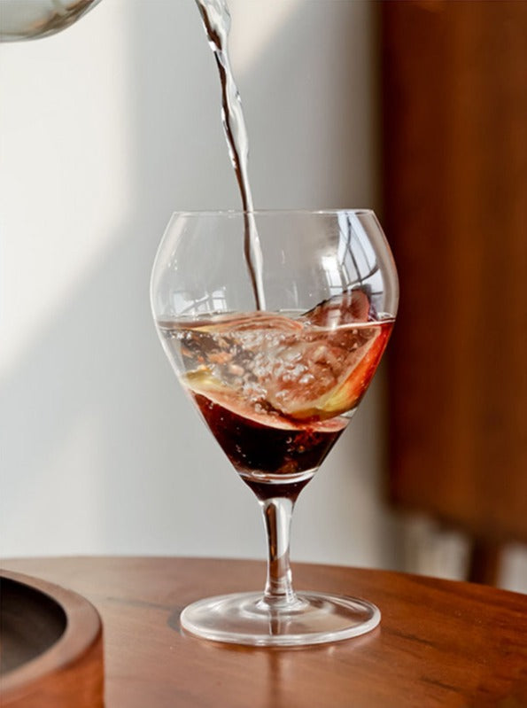 Minimalistic short stem glass for bubbly