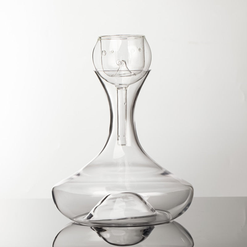 Housewarming gift ideas: wine decanter with aerator