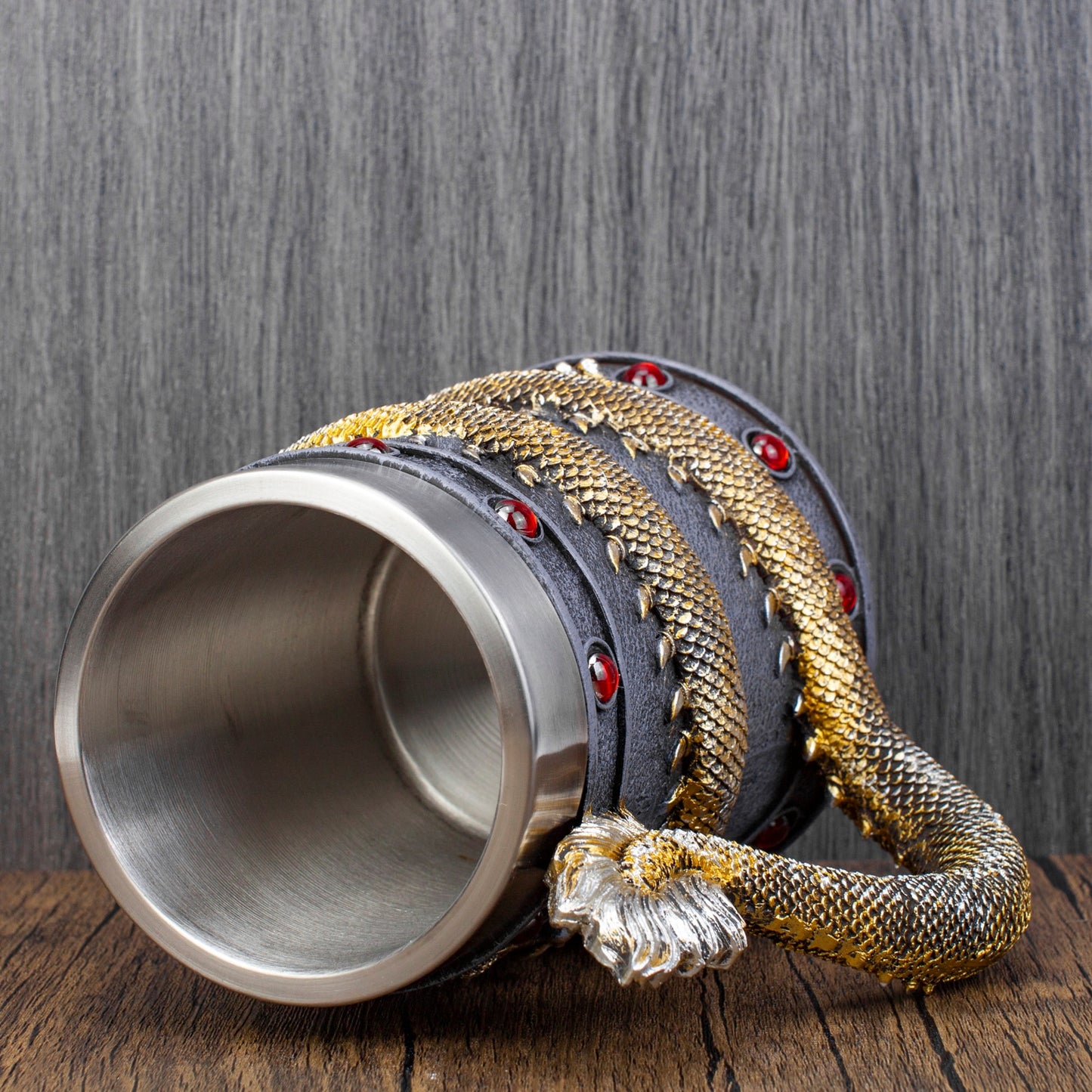 Artistic dragon design beer tankard