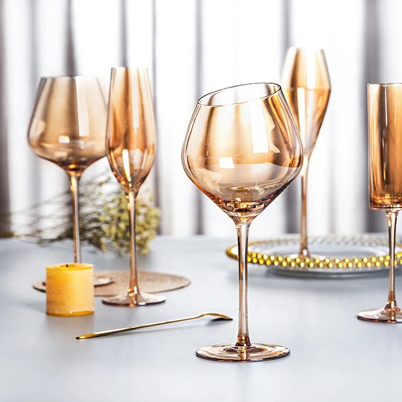 Simple yet sophisticated wine glasses for family feasts