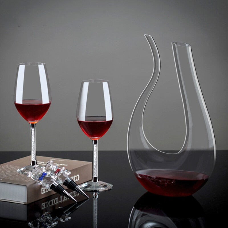 Chic and sleek swan decanter online