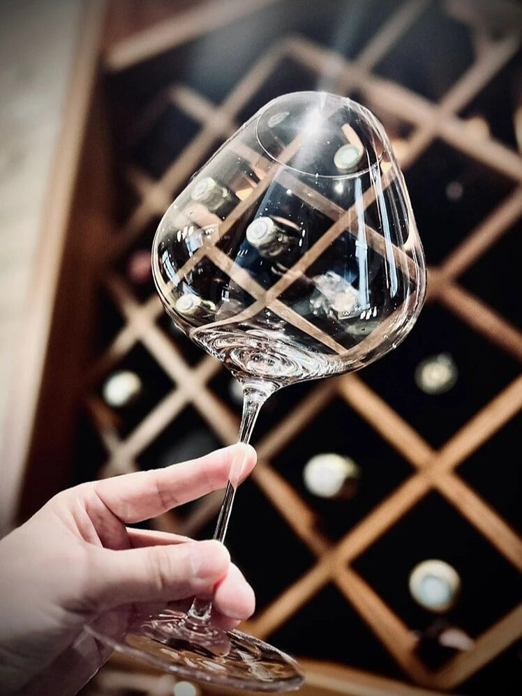 Tapered rim burgandy wine glass