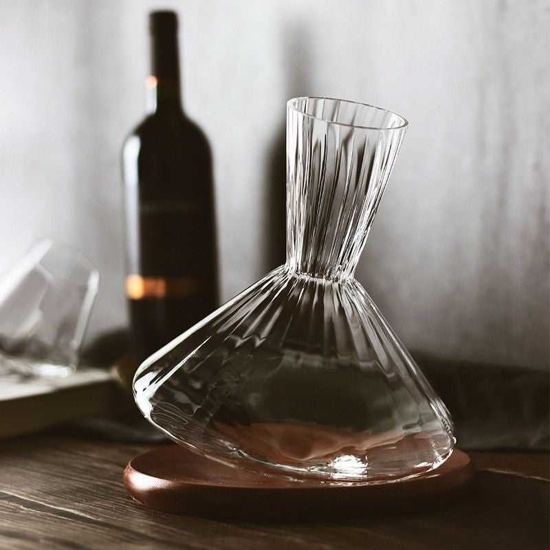 Enhance wine tasting with rotating decanter