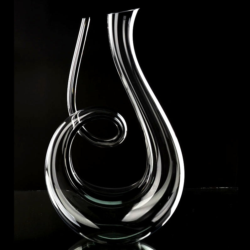 Swan-shaped wine decanter with a unique twist
