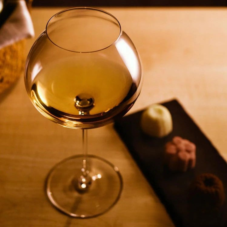 elegant wine glasses for pinot noir