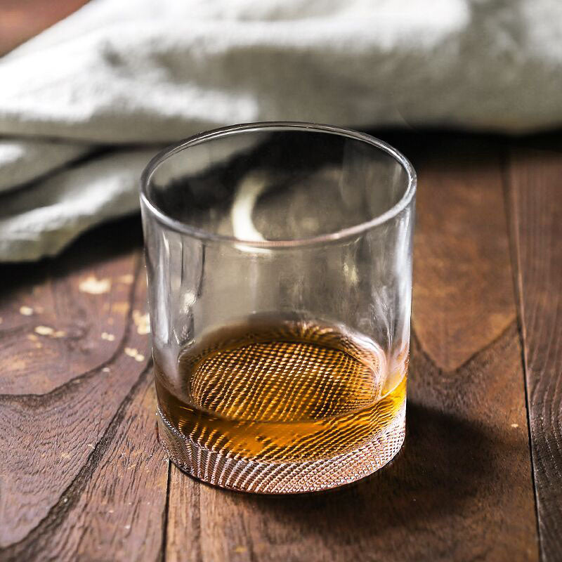 on the rocks glasses with subtle net pattern