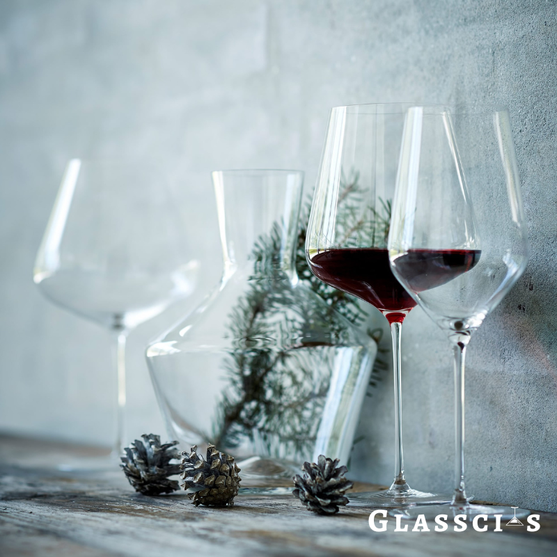 pinot noir wine glasses with a minimalist touch