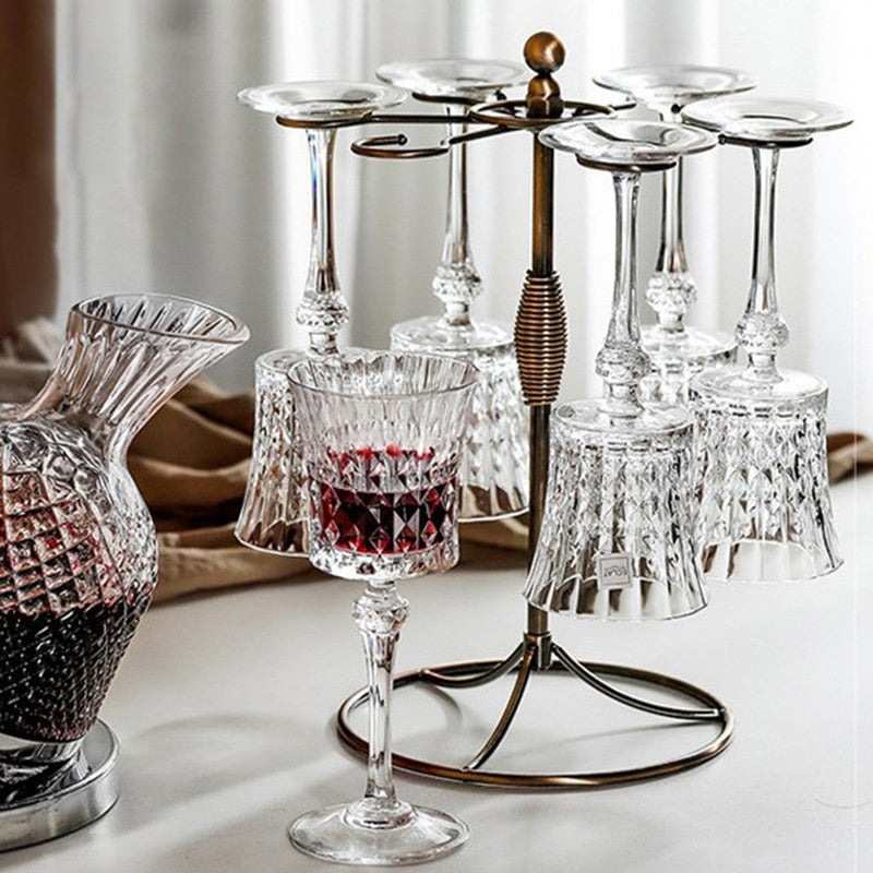 Vintage charm in modern Diamond Wine Glasses