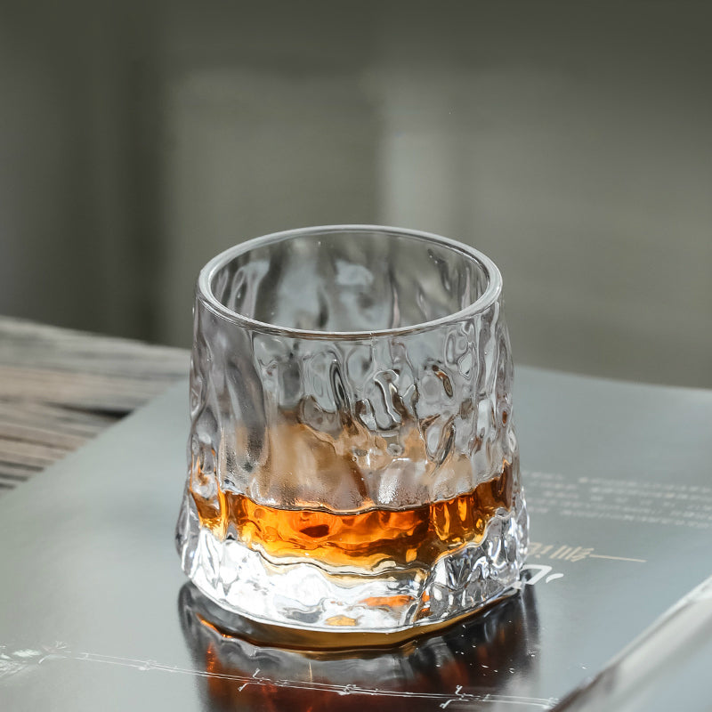 rotating whiskey glass in glacier design | Glasscias