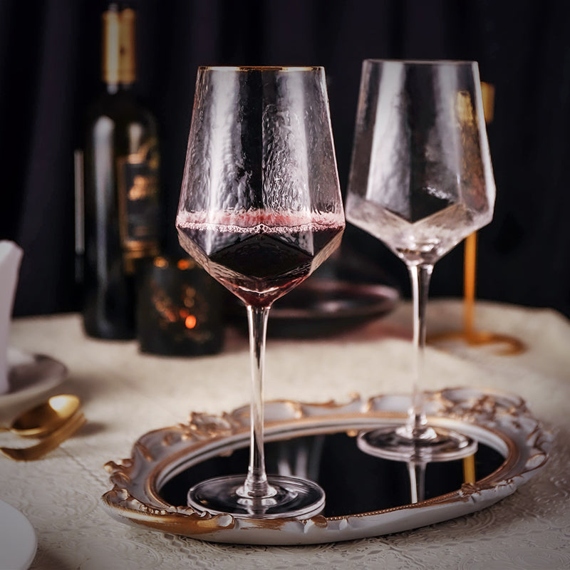 geometric wine glass with gold rim in nice European tray | Glasscias