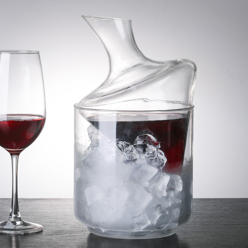 Modern wine decanter with built-in ice separation