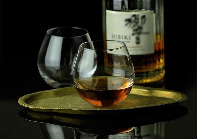 modern rocking whiskey glass | Glasscias
