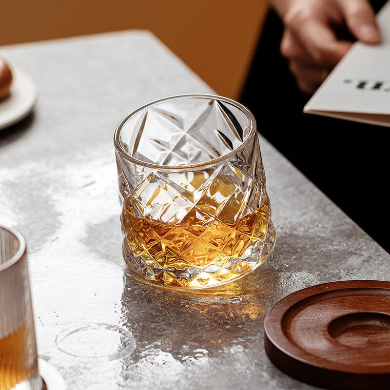 A close-up of the intricate diamond-cut pattern on Glasscias's whiskey glass