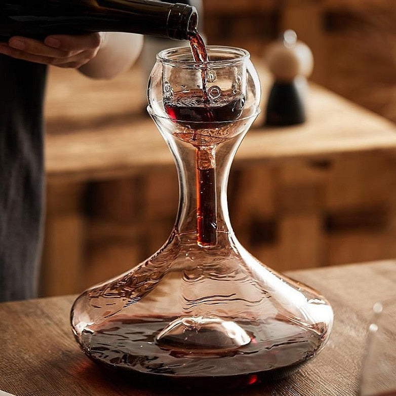 Unique wine decanter with integrated aerator for enthusiasts