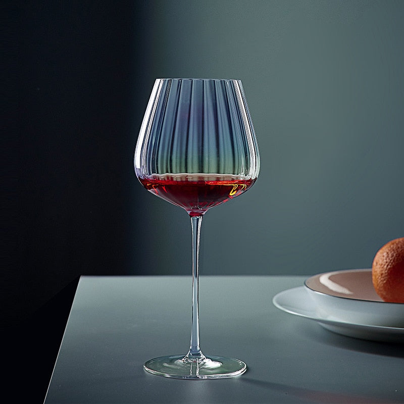 Perfect Iridescent Wine Glasses for Themed Celebrations