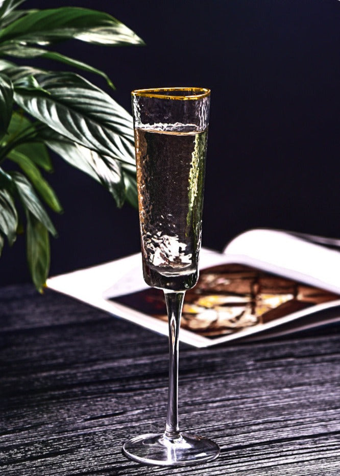 Premium champagne experience with Glasscias' hammered design