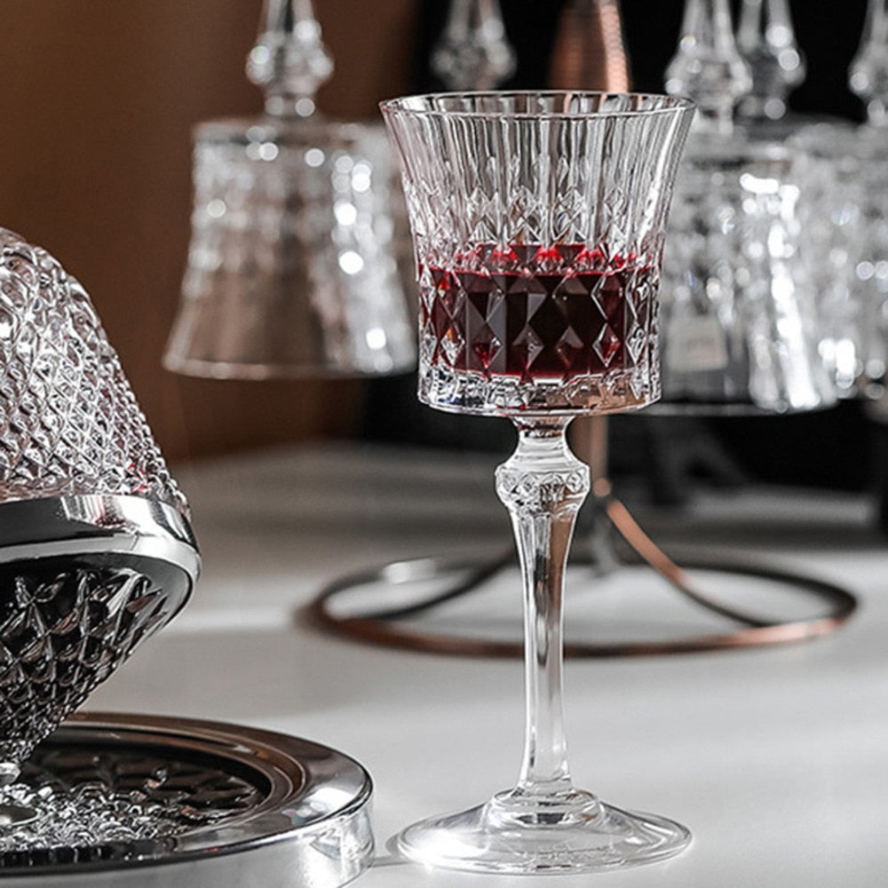 a close look on diamond wine goblets | Glasscias