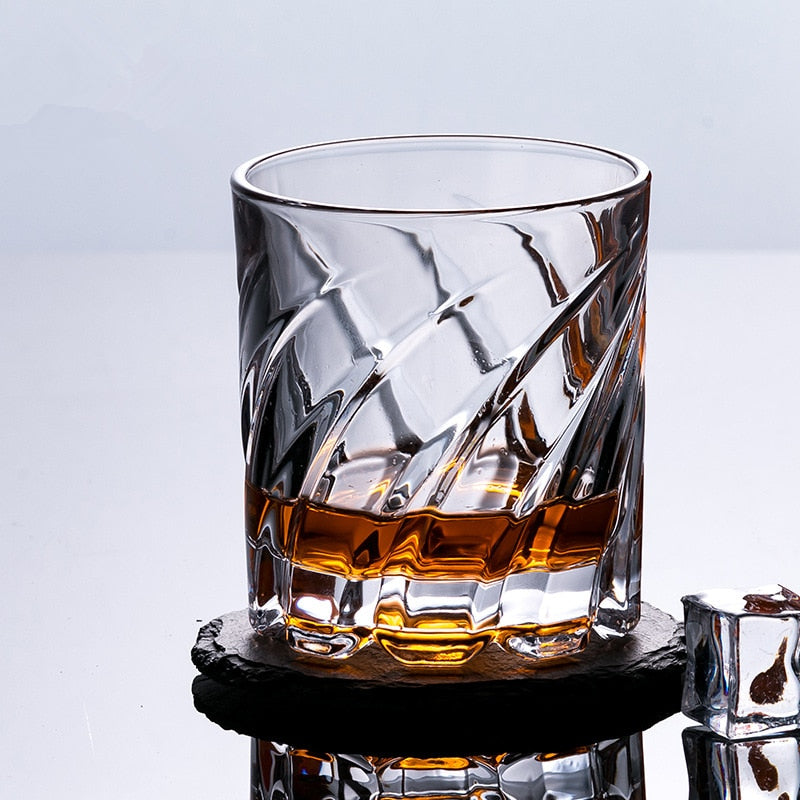 Ballerino Glass showcasing scratch-like claw patterns