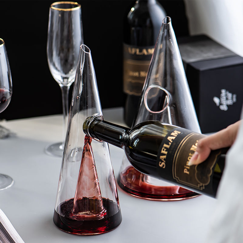 Pour perfection with the exclusive "Pyramid Pour" design