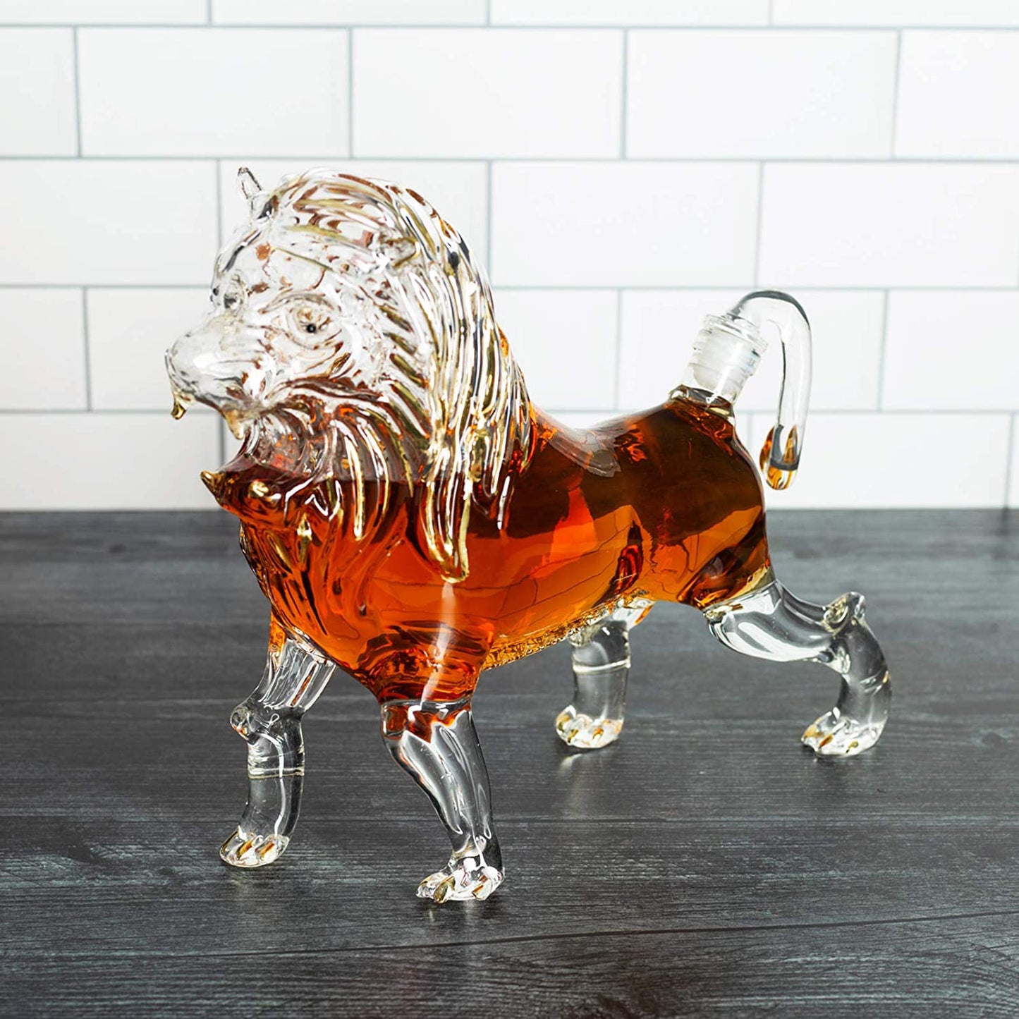 Unique gift for wildlife lovers: Lion Decanter