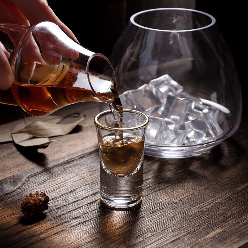 Glasscias' decanter with ice chamber for outdoor parties