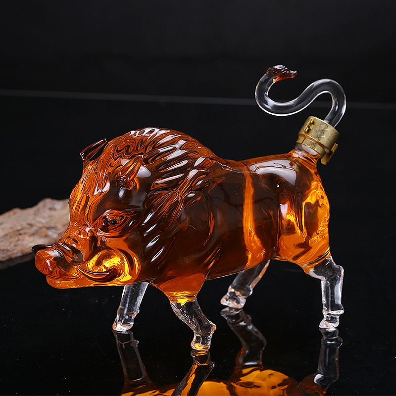 Wild boar-shaped decanter for animal-themed parties