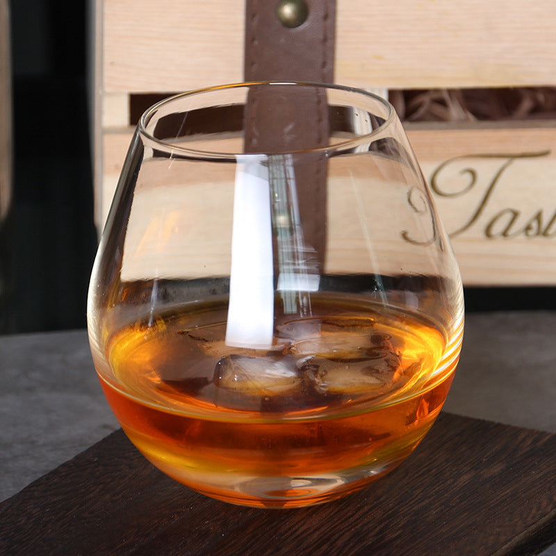 Minimalistic design of Glasscias' Roly Poly Whiskey Glass
